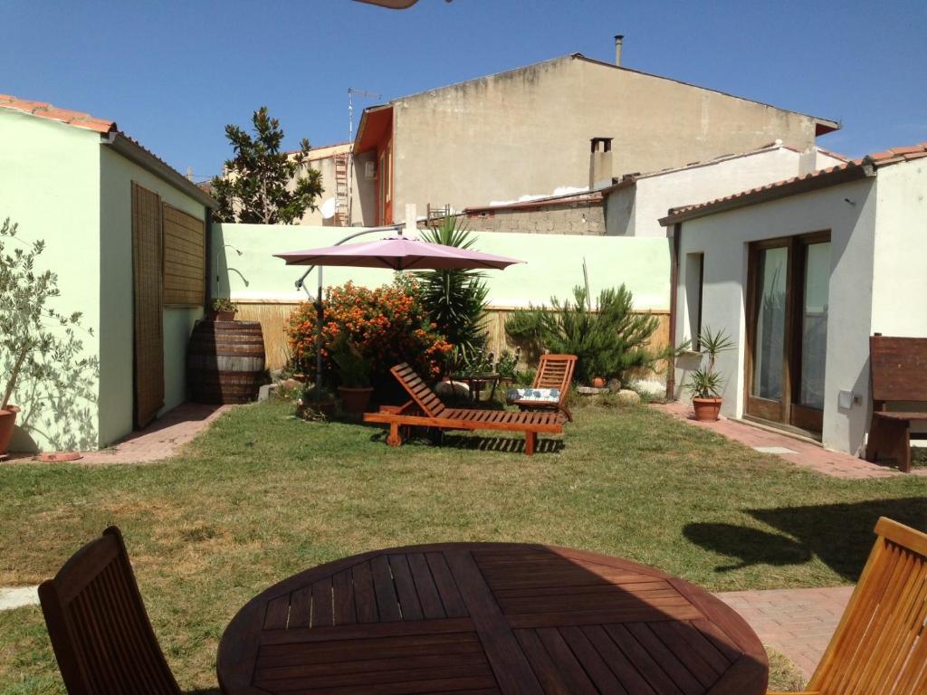 Lanita B&B Cabras Ngoại thất bức ảnh